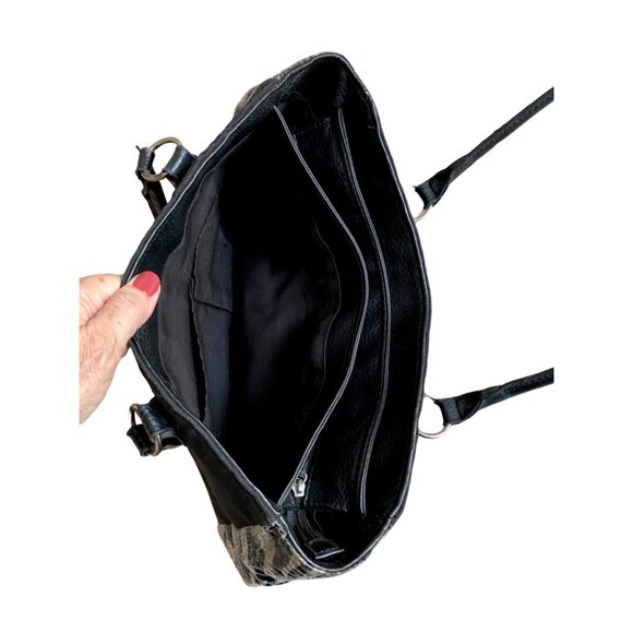 Bueno Cute Embroidered Zebra Purse Black White Tan 3 Section Zip Close Bag - Picture 7 of 11